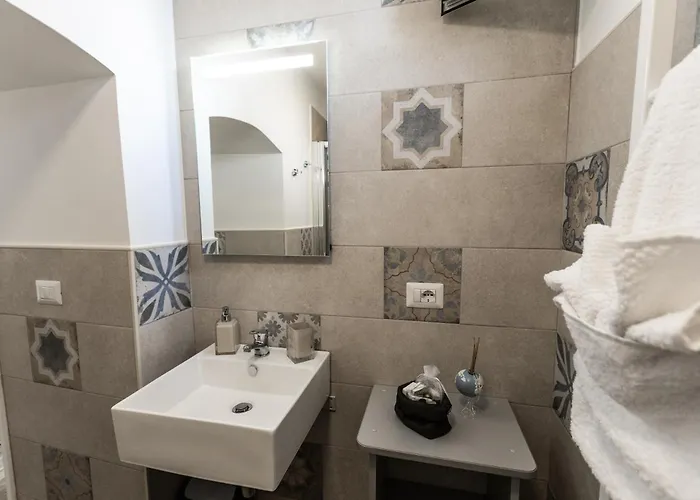 Ramona 诺伊卡塔罗